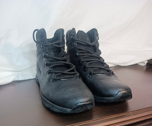 Men’s size 8 Black Rocawear Boots